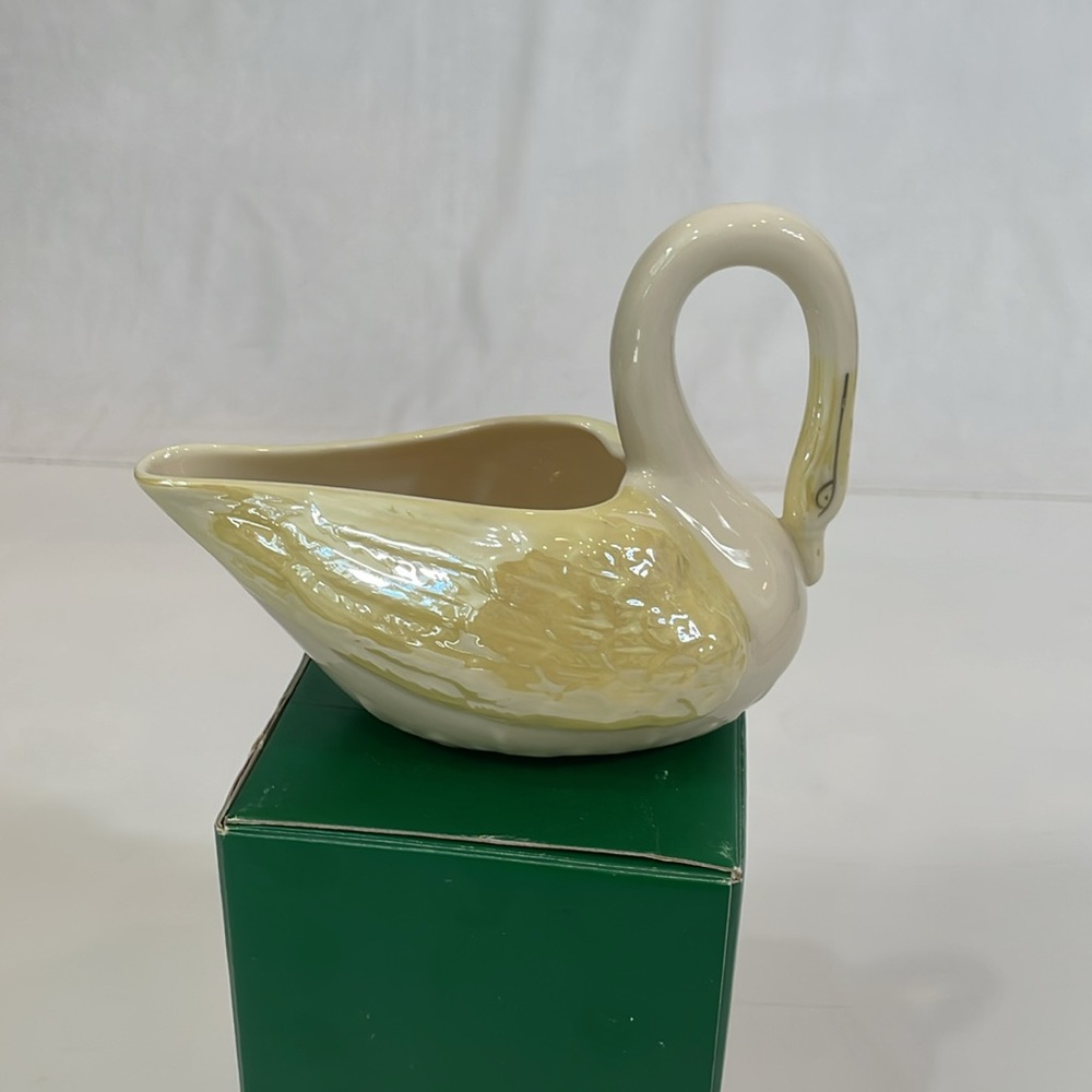 Belleek Parian China Swan Hand Crafted In Ireland With Box EUC - Picture 4 of 8